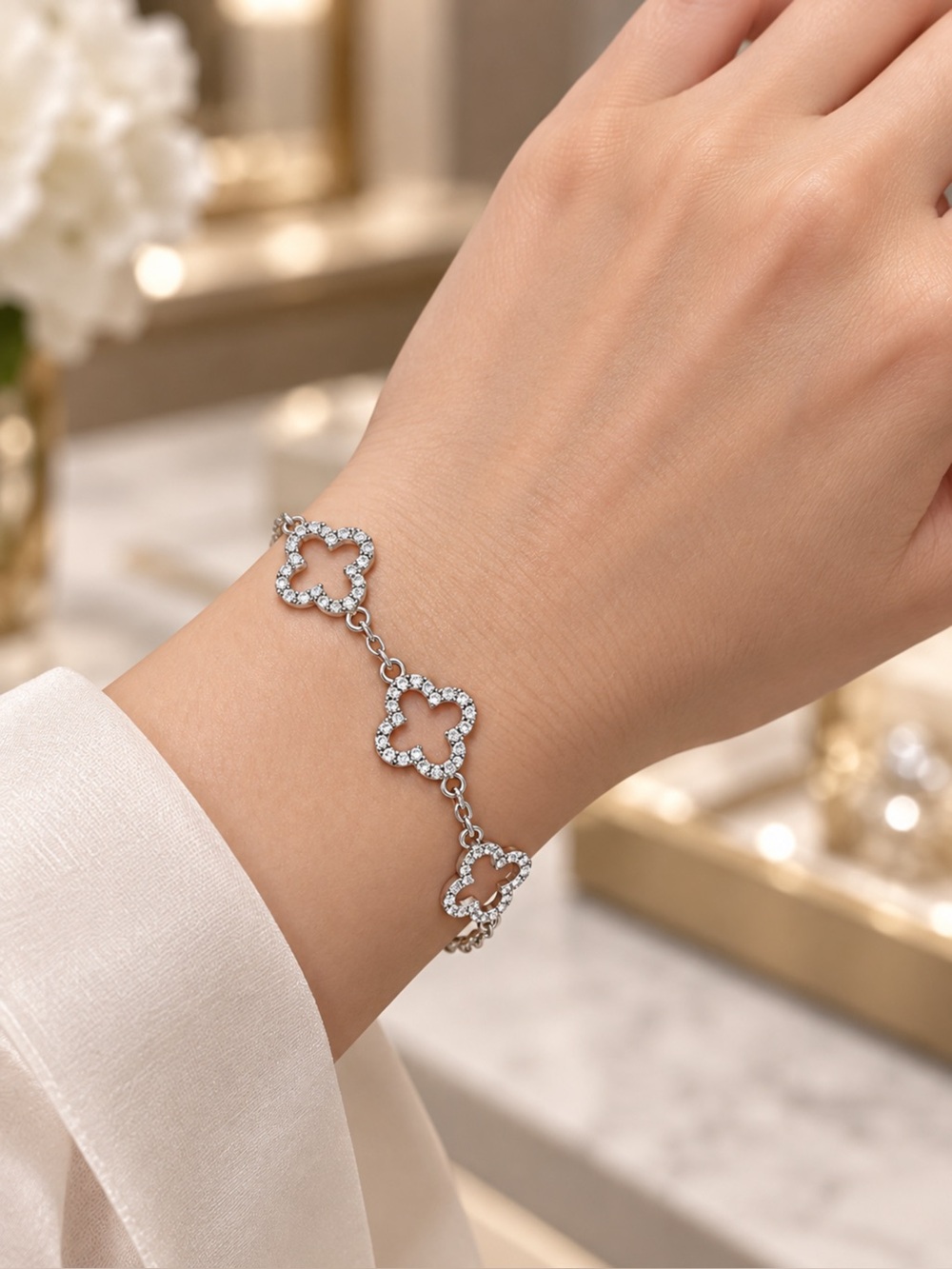 Dainty Clover Link Bracelet - Elegant Womens Jewelry